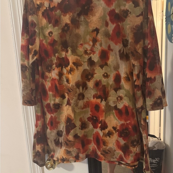 SML Sport fall Floral Women's Top - Picture 3 of 3